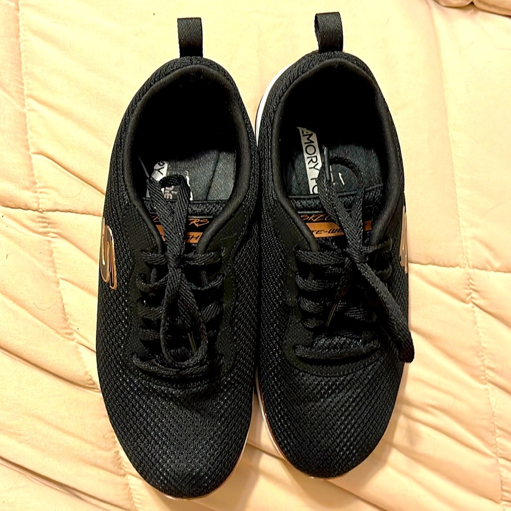 Skechers black lite-weight. Size 6.5